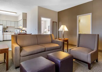 Comfort Inn & Suites Seattle North hotel thumbnail 6