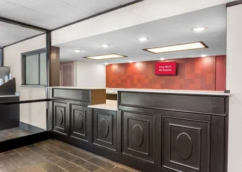 Red Roof Inn PLUS+ Chicago - Hoffman Estates hotel thumbnail 2