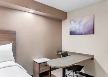 Red Roof Inn PLUS+ Chicago - Hoffman Estates hotel thumbnail 4