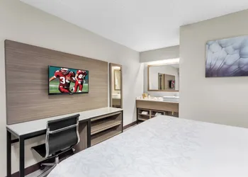 Red Roof Inn PLUS+ Chicago - Hoffman Estates hotel thumbnail 5