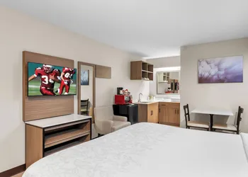 Red Roof Inn PLUS+ Chicago - Hoffman Estates hotel thumbnail 7
