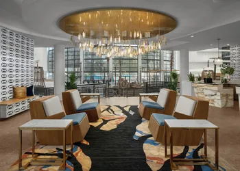 Embassy Suites by Hilton Phoenix Biltmore hotel thumbnail 6