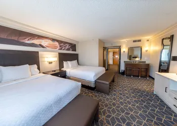 Embassy Suites by Hilton Phoenix Biltmore hotel thumbnail 7