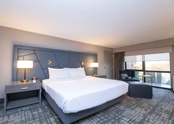 Crowne Plaza Providence-Warwick Airport by IHG hotel thumbnail 4