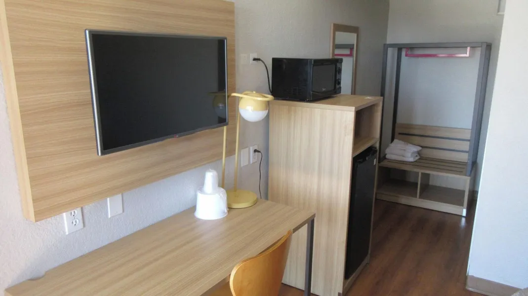 Park Inn by Radisson, Wells hotel detail image 2