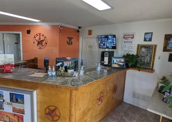 Hillcrest Inn & Suites hotel thumbnail 2