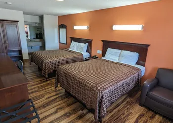 Hillcrest Inn & Suites hotel thumbnail 4