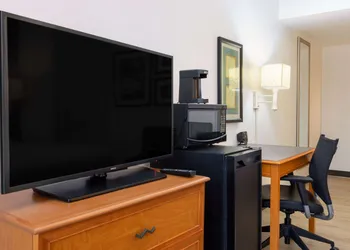 La Quinta by Wyndham Kingsport Tri Cities Airport hotel thumbnail 8