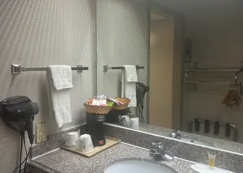 Days Inn by Wyndham Jacksonville hotel thumbnail 2