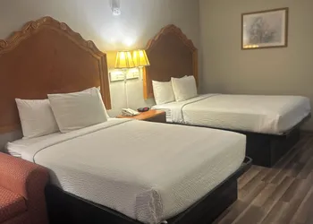 Days Inn by Wyndham Jacksonville hotel thumbnail 3