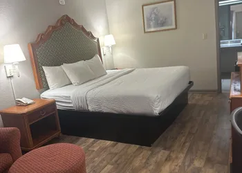 Days Inn by Wyndham Jacksonville hotel thumbnail 6