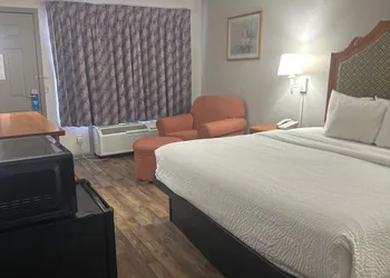 Days Inn by Wyndham Jacksonville hotel thumbnail 7