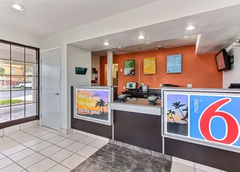 Motel 6 Salinas, CA - North Monterey Area hotel thumbnail 2