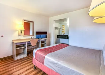 Motel 6 Salinas, CA - North Monterey Area hotel thumbnail 7
