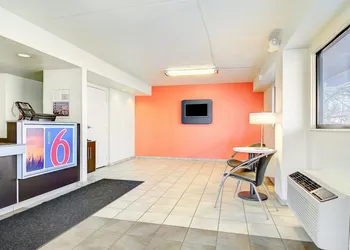Motel 6-Springfield MO - North hotel thumbnail 5
