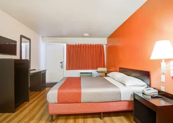 Motel 6-Springfield MO - North hotel thumbnail 7