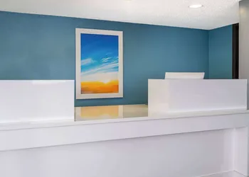 Days Inn by Wyndham Columbus/Worthington hotel thumbnail 2