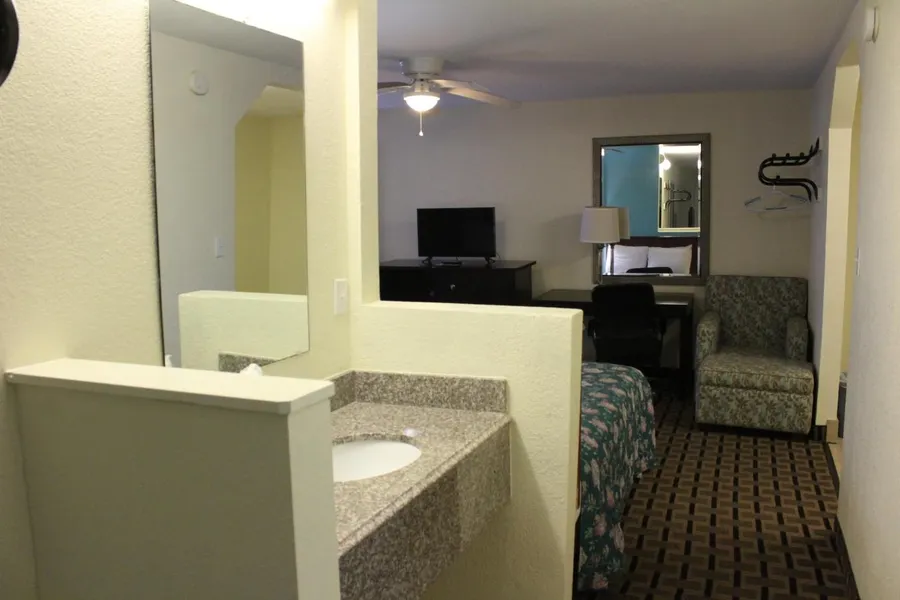 American Inn and Suites hotel detail image 6
