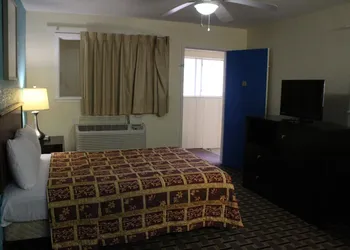 American Inn and Suites hotel thumbnail 8