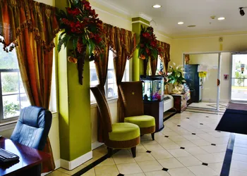 Scottish Inns and Suites Alvin hotel thumbnail 2