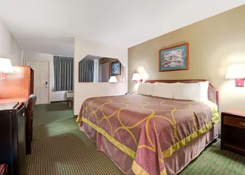 Super 8 by Wyndham Richardson Dallas hotel thumbnail 4