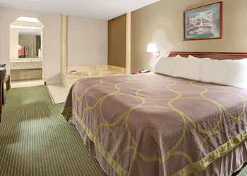 Super 8 by Wyndham Richardson Dallas hotel thumbnail 6