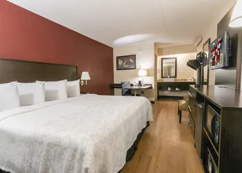 Red Roof Inn PLUS+ Baltimore North - Timonium hotel thumbnail 7