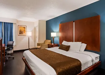 Best Western Plus Richmond Airport Hotel hotel thumbnail 8