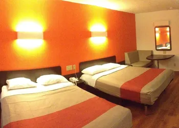 Motel 6 San Antonio, TX - Fiesta Trails hotel thumbnail 5