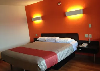Motel 6 San Antonio, TX - Fiesta Trails hotel thumbnail 8