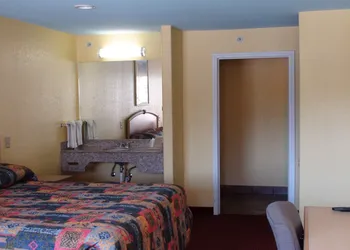 Winnquest Inn Near Ft. Sam Houston hotel thumbnail 5