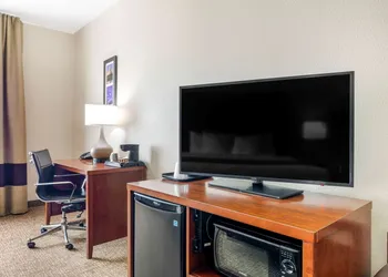 Comfort Inn Near UNT hotel thumbnail 8