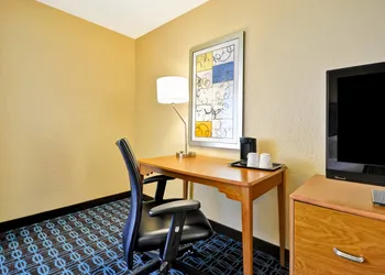 Fairfield Inn & Suites by Marriott Atlanta Vinings/Galleria hotel thumbnail 4