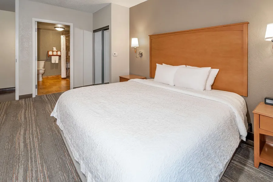 Hampton Inn & Suites Nashville-Vanderbilt-Elliston Place hotel detail image 6
