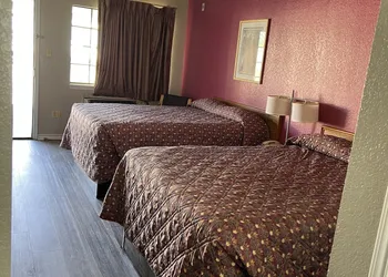 Country Inn Motel hotel thumbnail 6