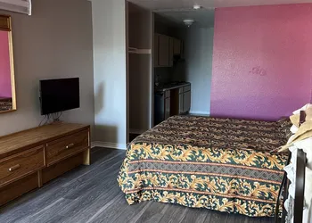 Country Inn Motel hotel thumbnail 8