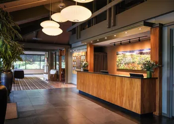 Best Western Plus Hood River Inn hotel thumbnail 2
