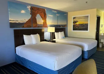 Days Inn by Wyndham Holbrook hotel thumbnail 7