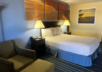 Days Inn by Wyndham Holbrook hotel thumbnail 8