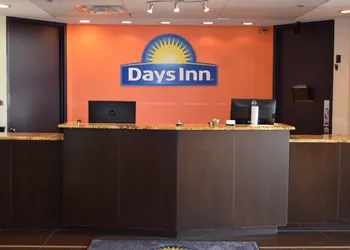 Days Inn by Wyndham Sherman hotel thumbnail 2