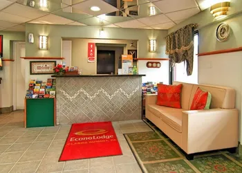 Econo Lodge Clarks Summit - Scranton hotel thumbnail 2
