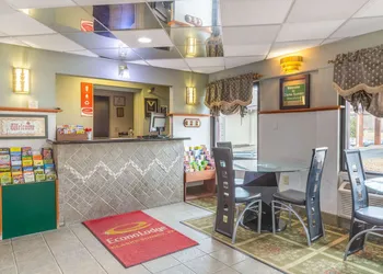 Econo Lodge Clarks Summit - Scranton hotel thumbnail 4