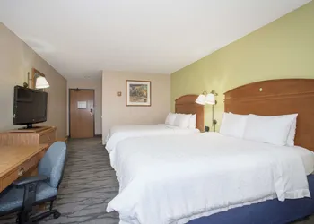 Baymont by Wyndham Thornton hotel thumbnail 2