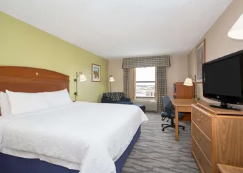 Baymont by Wyndham Thornton hotel thumbnail 3