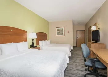 Baymont by Wyndham Thornton hotel thumbnail 5