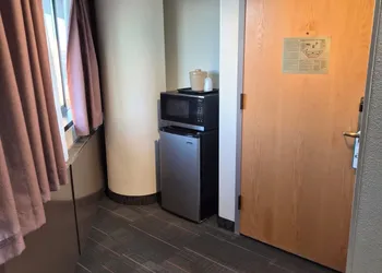 Alex Hotel & Suites Anchorage Airport hotel thumbnail 4