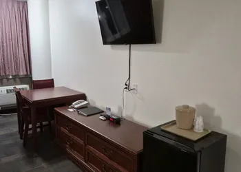 Alex Hotel & Suites Anchorage Airport hotel thumbnail 6