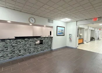 Ramada by Wyndham New Kensington hotel thumbnail 5