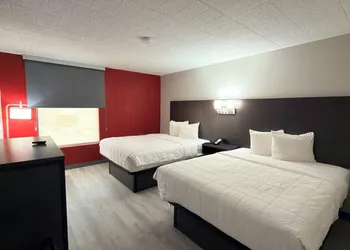 Ramada by Wyndham New Kensington hotel thumbnail 7
