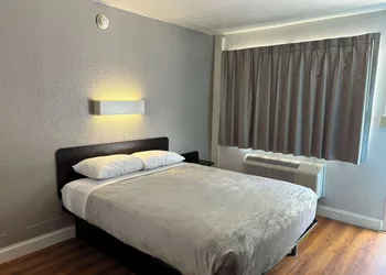Motel 6 Pensacola, FL - Airport West hotel thumbnail 8